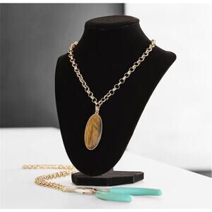 9" Black Velvet 3D Necklace Stand